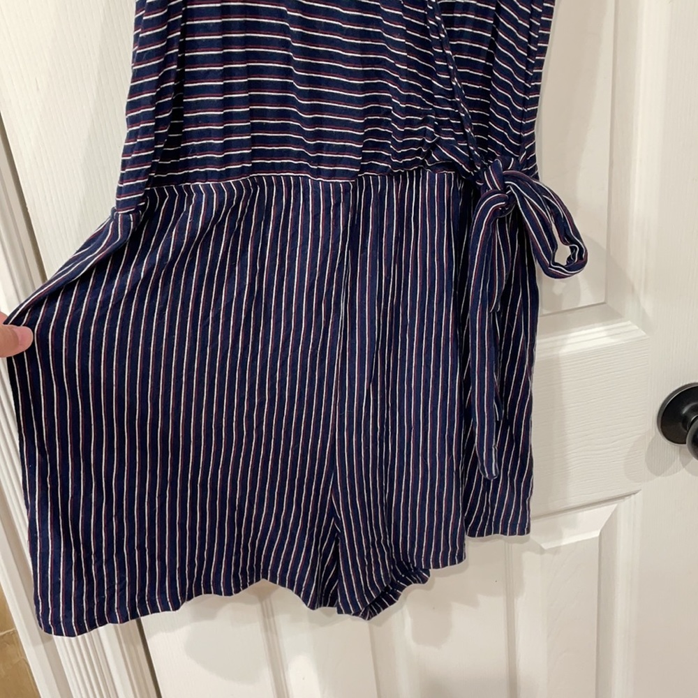 Navy romper - Picture 3 of 4
